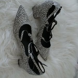 Black/white polka dot shoes with 3 straps